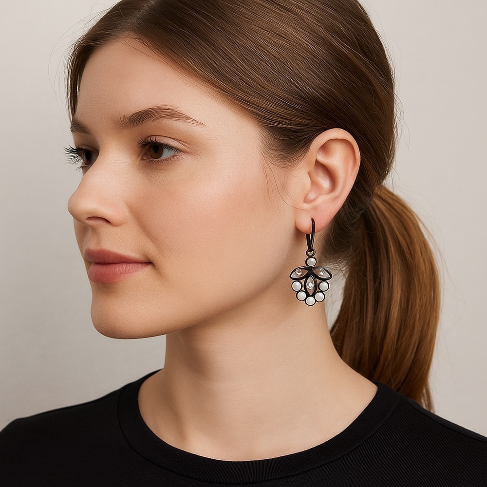 Vintage Cache Bumble Bee Bug Earrings Black Rhinestone White Dangle 1.5” NWOT